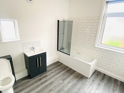 1 Bed Flat, Burslem, ST6