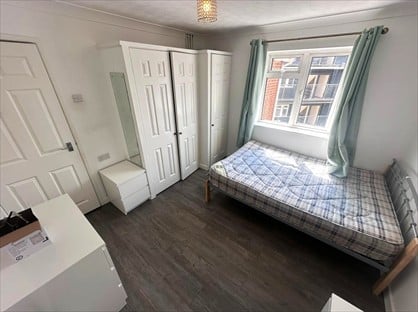 1 Bed Flat, Bridge Terrace, SO14