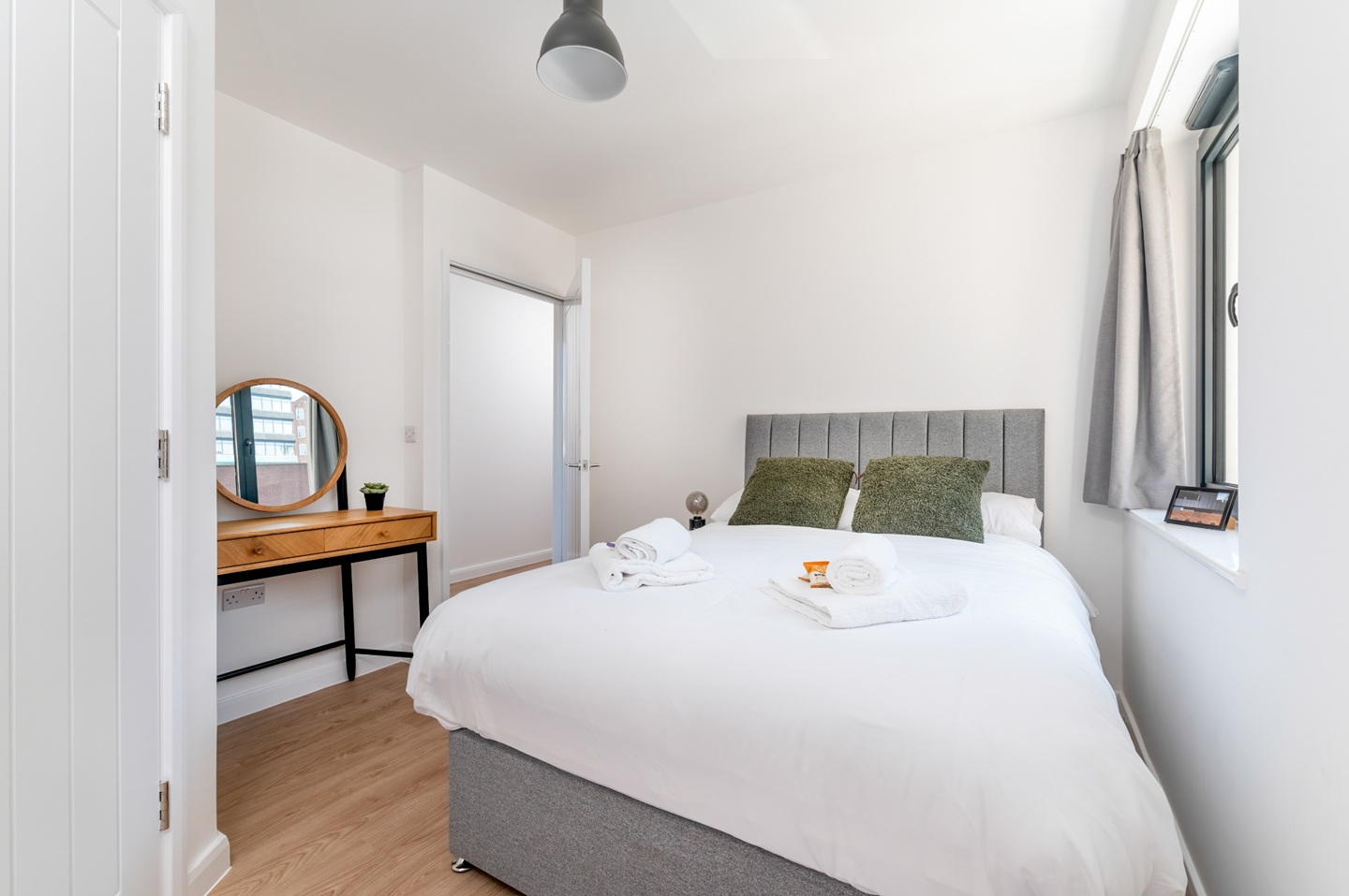 Additional image 3 of 2 Bed Flat, Queen Street, S1, N1 7GU