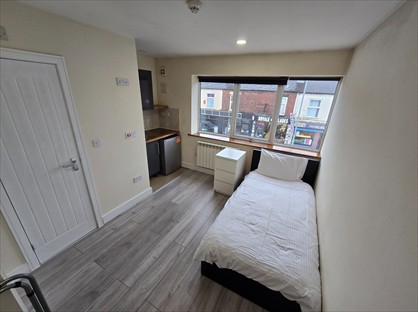 Studio Flat, Woodhouse Street, ST4
