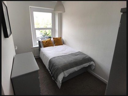 Room in a Shared House, Castlereagh St, S70