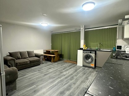 Room in a Shared House, West Heath Road, B31