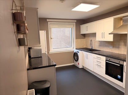 3 Bed Flat, Atholl St, DD2