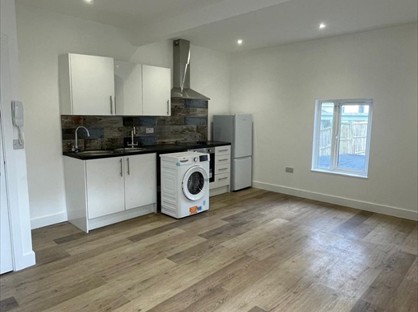 Studio Flat, Gardens View, BH1