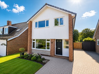 3 Bed Detached House, Hall Park Avenue, LS18