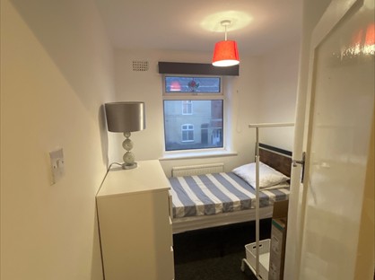 Room in a Shared House, Raymond St, M27