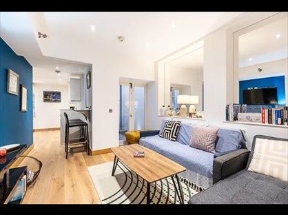 2 Bed Flat, Great Titchfield Street, W1W