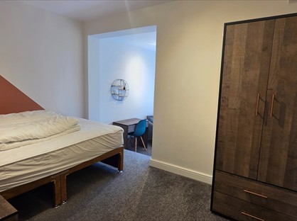 Room in a Shared House, Liscard Road, CH44