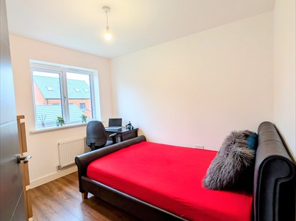 Room in a Shared House, Deepwater Drive, NP19