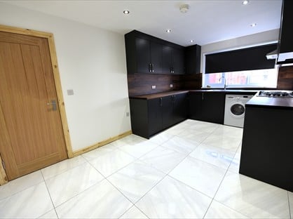 3 Bed Terraced House, St Johns Close, LS6