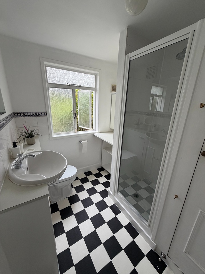 Additional image 11 of 1 Bed Flat, Thorne Road, SW8, N1 7GU