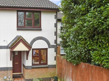 2 Bed Terraced House, Keats Avenue, RH1