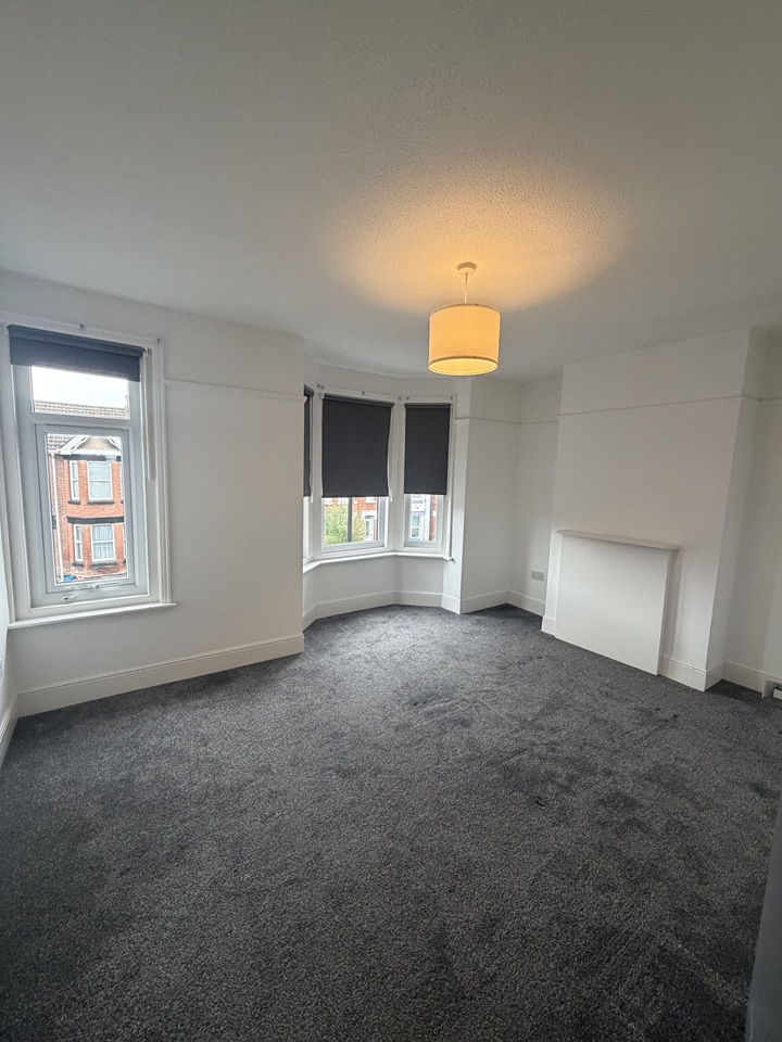 3 Bed Terraced House, Romsey Road, SO16, N1 7GU