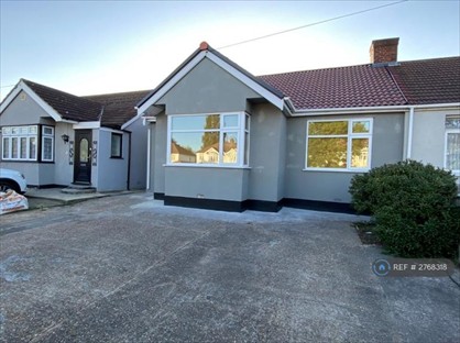 2 Bed Bungalow, Eastern Avenue East, RM1