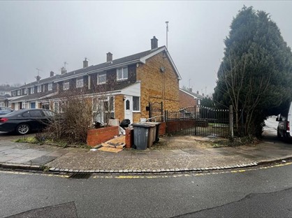 4 Bed Terraced House, Woodbridge Close, LU4