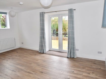 3 Bed Flat, The Old Coach House, EX14