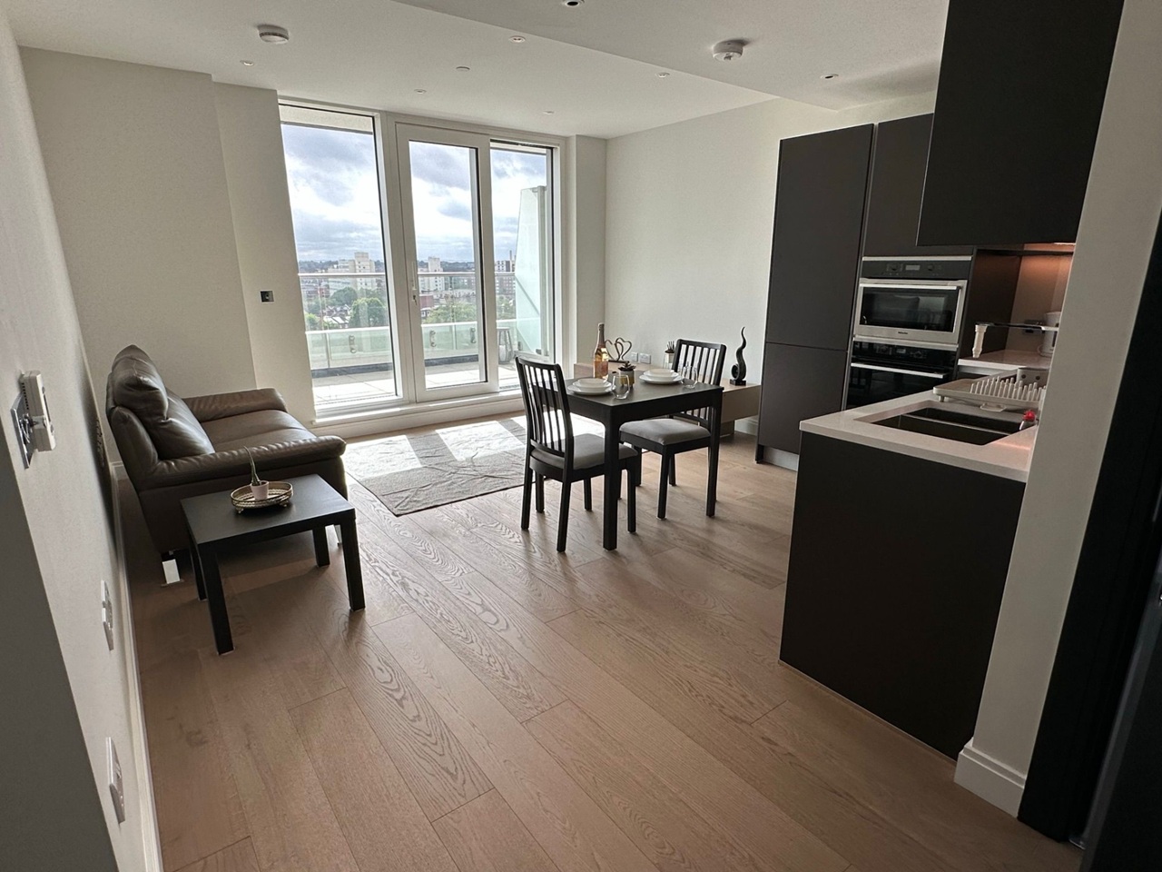 1 Bed Flat, Valetta House, SW11 photo 2