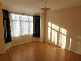 3 Bed Terraced House, Beaumont Crescent, CV6, N1 7GU