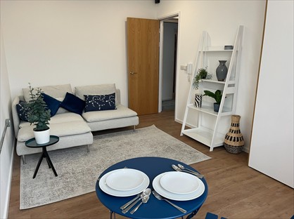1 Bed Flat, The Grid, KT22