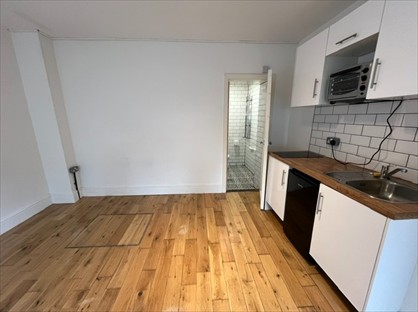 Studio Flat, St Johns Road, BH5