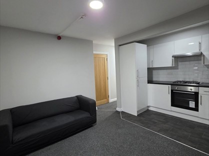 2 Bed Flat, Colchester Avenue, CF23
