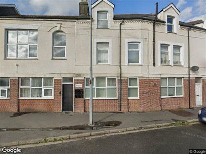 2 Bed Flat, One Double Bed Sharing With Couple, CF11