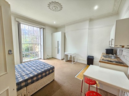 Studio Flat, Camden Road, NW1