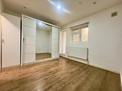 2 Bed Detached House, Sanger Avenue, KT9