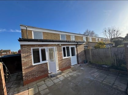 Room in a Shared House, Byron Close, KT12