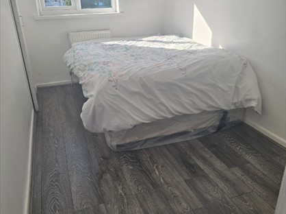 Room in a Shared House, Street, M40
