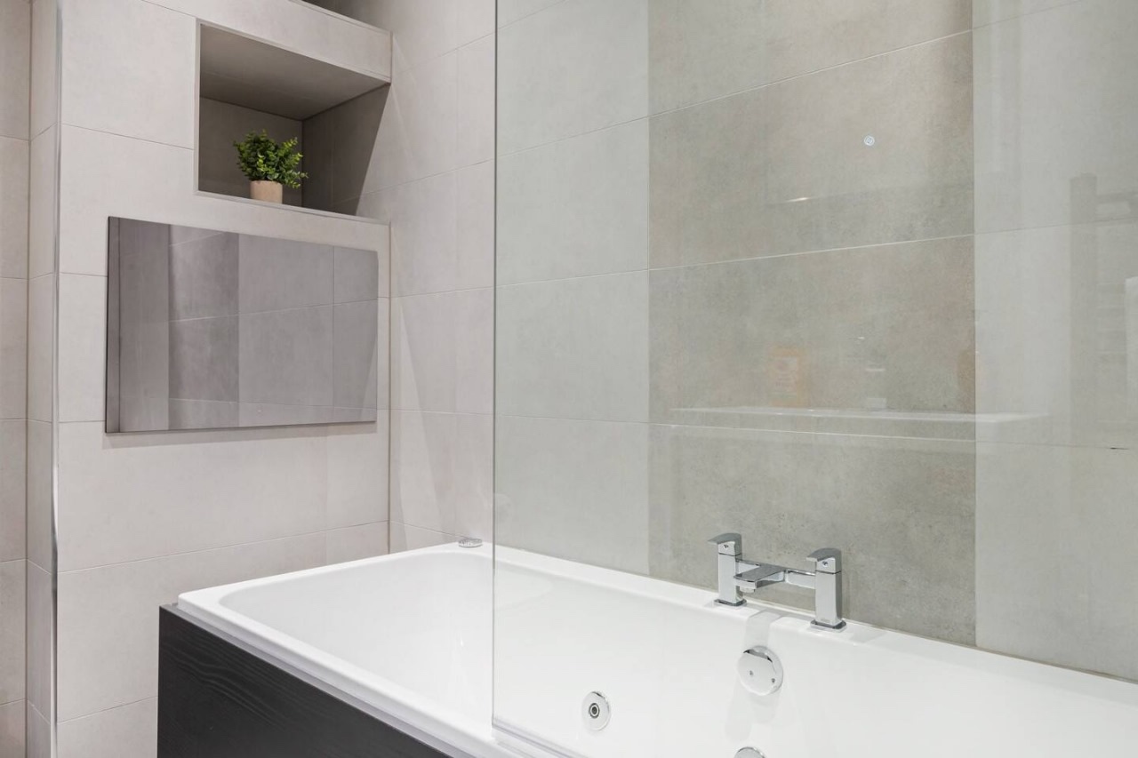 Additional image 13 of 2 Bed Flat, Long Row, NG1, N1 7GU