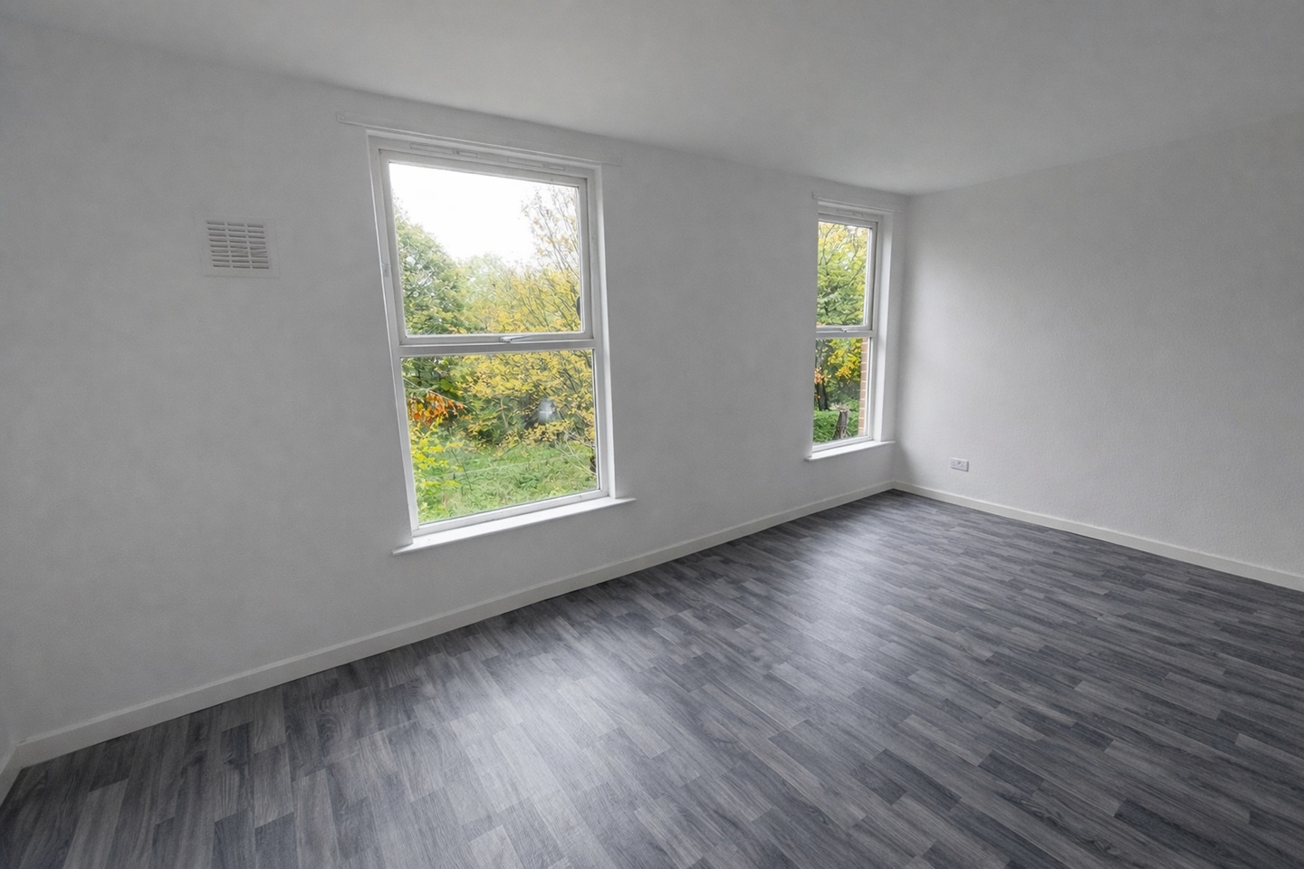 2 Bed Flat, Brookfield Road, LS6 photo 3