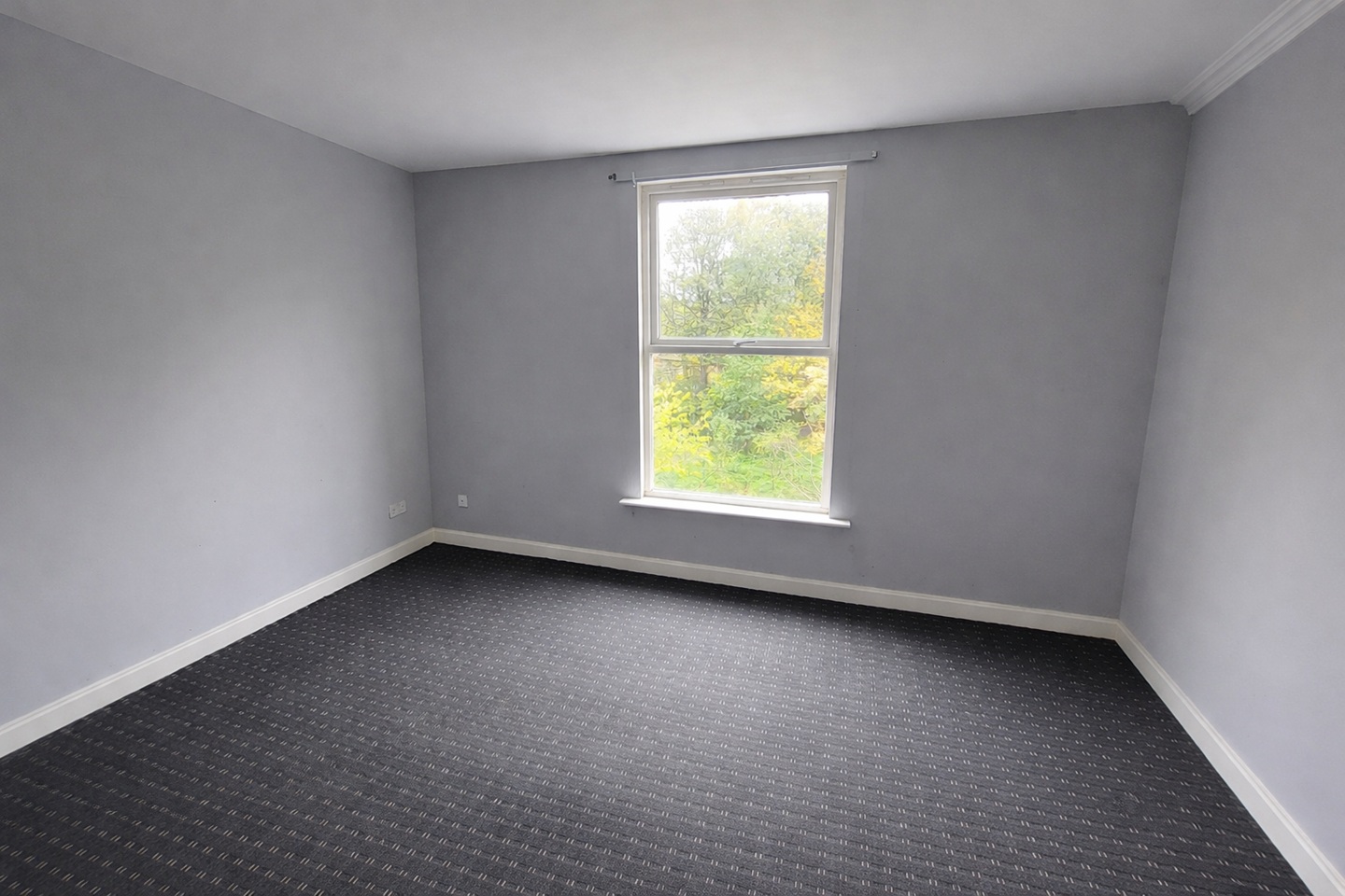 2 Bed Flat, Brookfield Road, LS6 photo 2