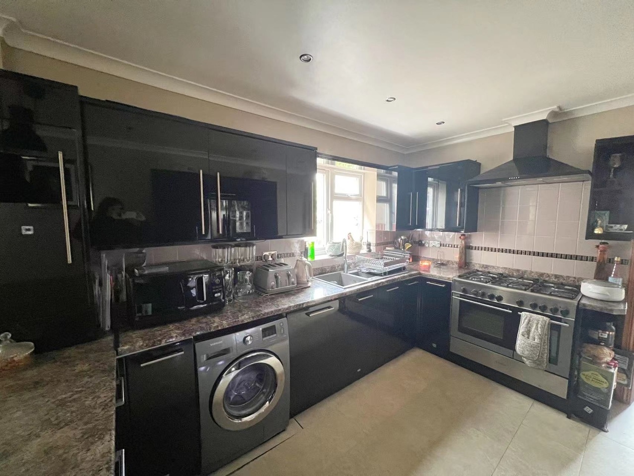 5 Bed Terraced House, Dogfield St, CF24