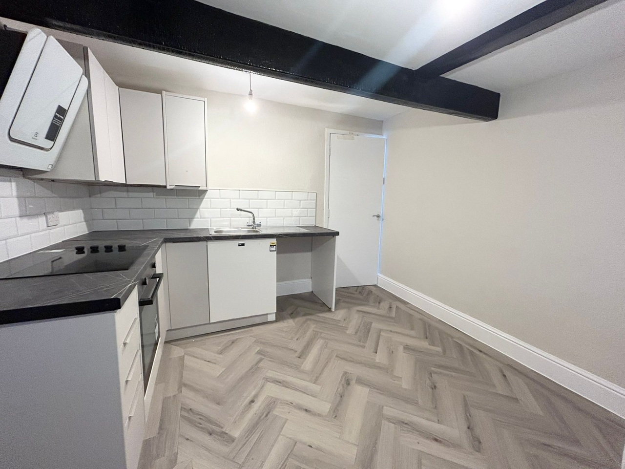 Blackpool - 2 Bed Flat, Withnell Road, FY4 - To Rent Now for £600.00 p/m