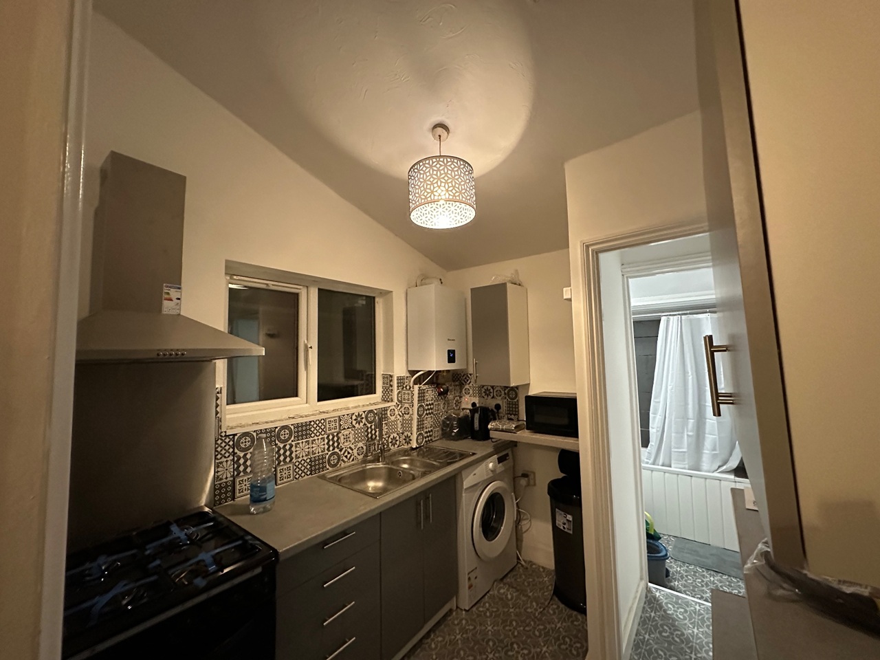 Additional image 2 of 3 Bed Flat, University Area Available Now, RG6, N1 7GU