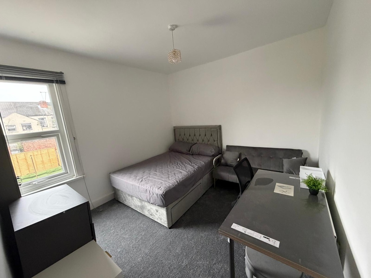 3 Bed Flat, University Area Available Now, RG6, N1 7GU