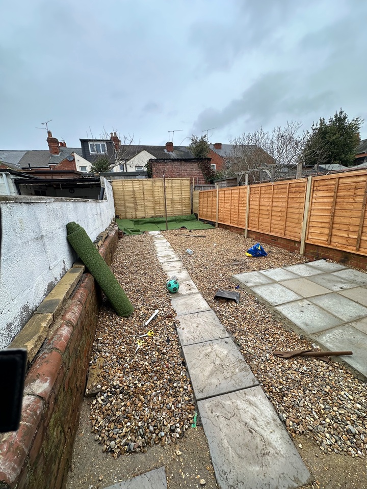 Additional image 9 of 3 Bed Flat, University Area Available Now, RG6, N1 7GU