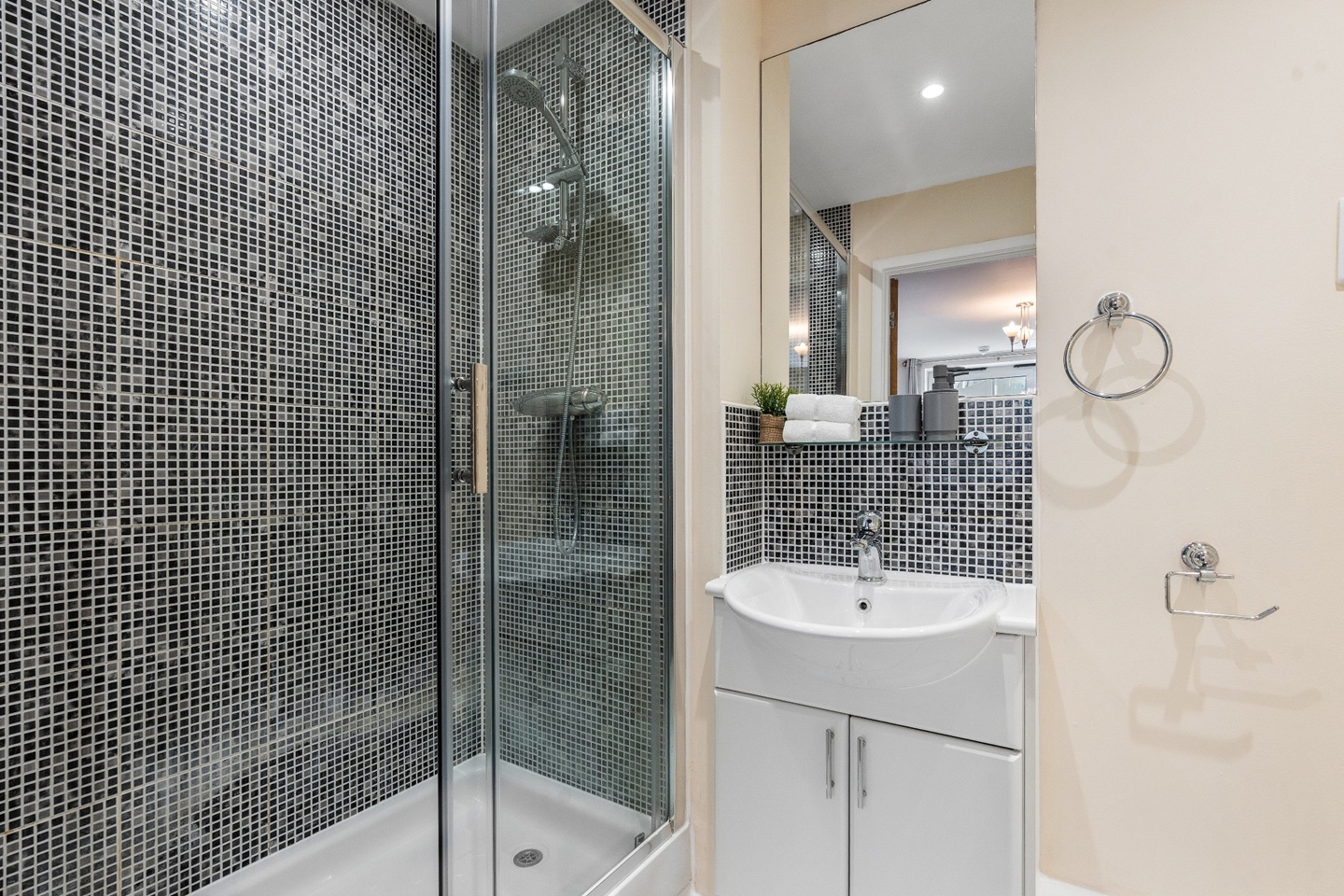 Additional image 18 of 2 Bed Flat, Sharpthorne Court, BN1, N1 7GU