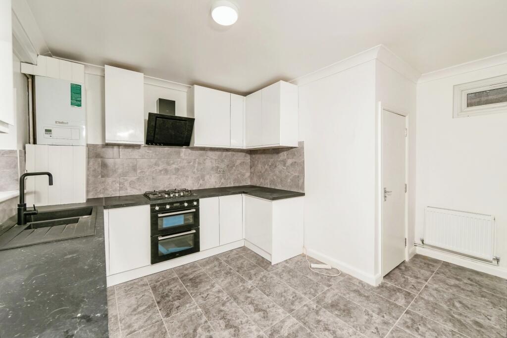 Room in a Shared House, In The Heart Of Town Centre, RG1, N1 7GU