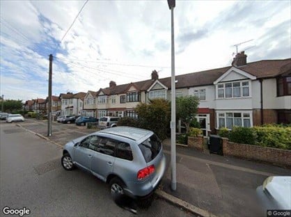3 Bed Terraced House, Greenstead Avenue, IG8