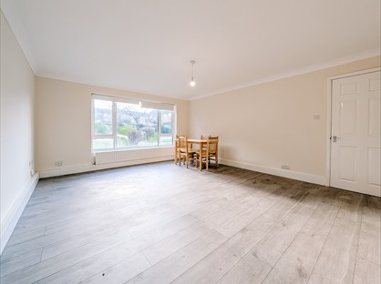 2 Bed Flat, Mitchell Walk, DA10