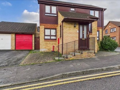 3 Bed Detached House, Hawkins Close, ME4