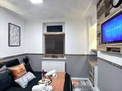 1 Bed Maisonette, Tyntyla Road, CF41