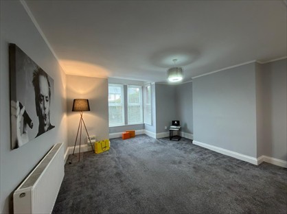 2 Bed Flat, Cross Green Avenue, LS15