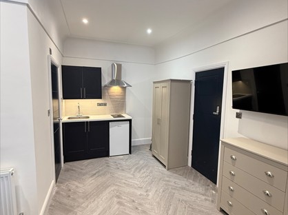 Room in a Shared House, Second Avenue, L9