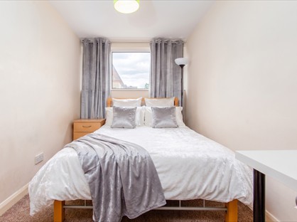 Room in a Shared Flat, Canary Wharf, E14