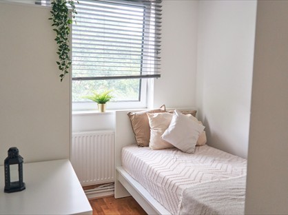 Room in a Shared Flat, Downfield Close, W9