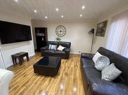 5 Bed Terraced House, Dagenham, RM10