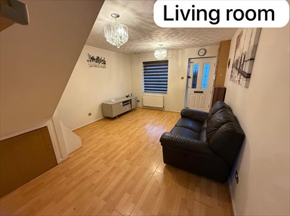 2 Bed Terraced House, Gardeners Court, LS10